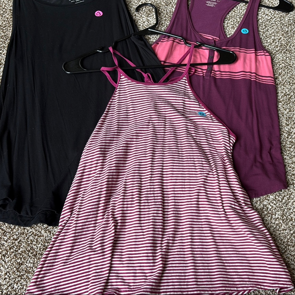American Eagle Outfitters bundle of tank tops